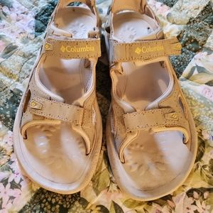 Columbia sandals size 9 excellent condition
